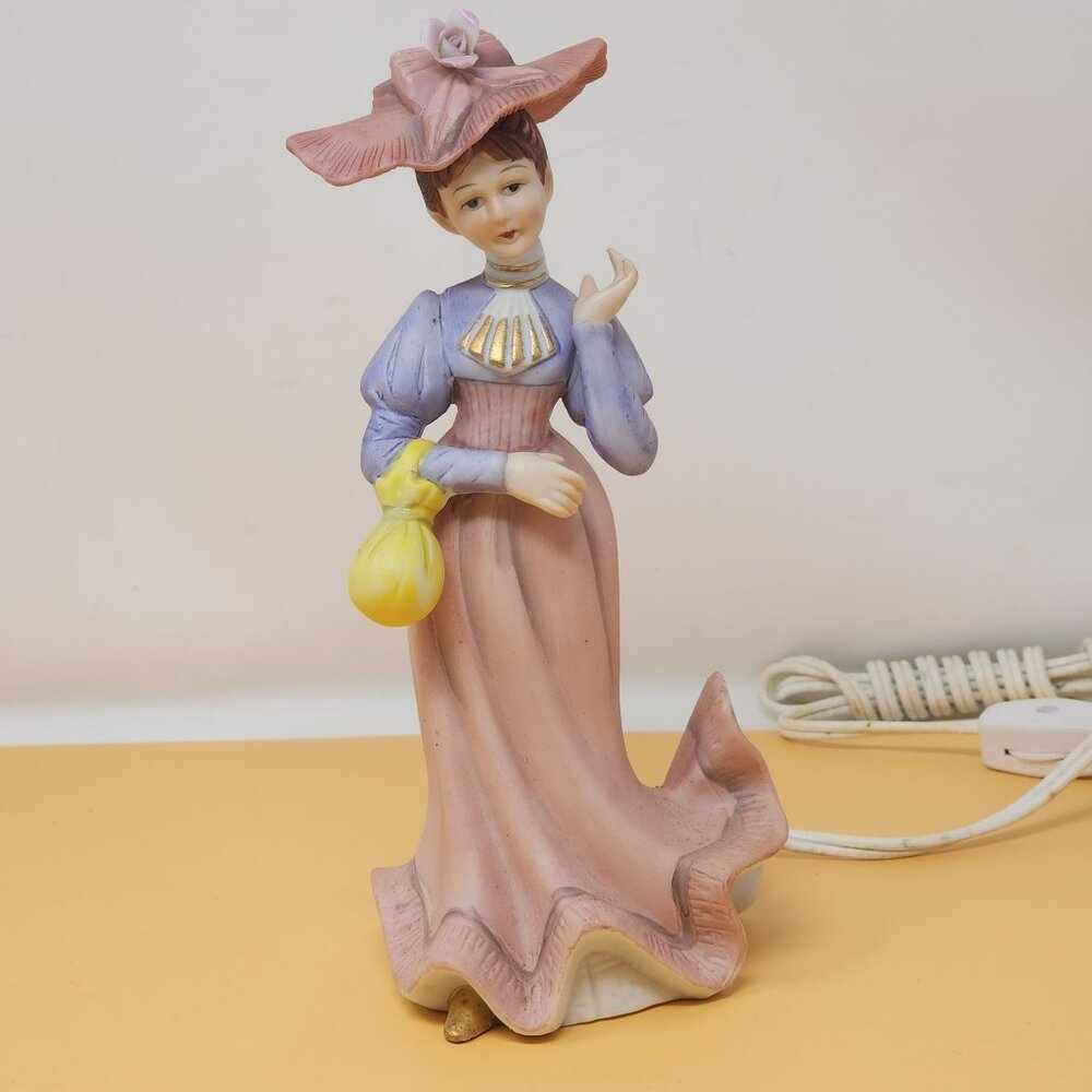 Vintage Porcelain My Fair Lady Figurine Table Lamp With Pink Hat‎ & Dress